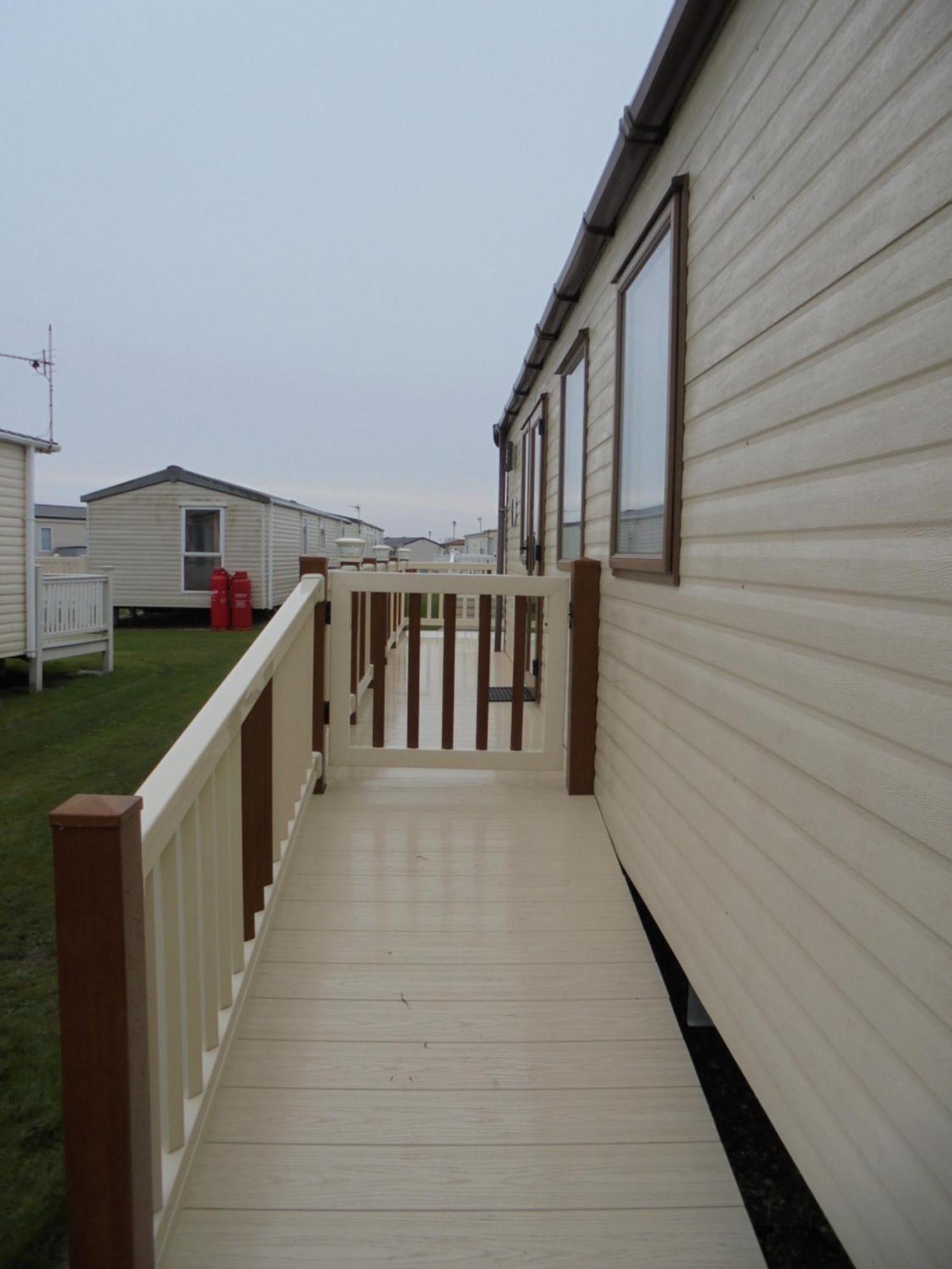 The Grange Ingoldmells: Elan 6 Berth, Central Heated, Wrap Around Decking エクステリア 写真